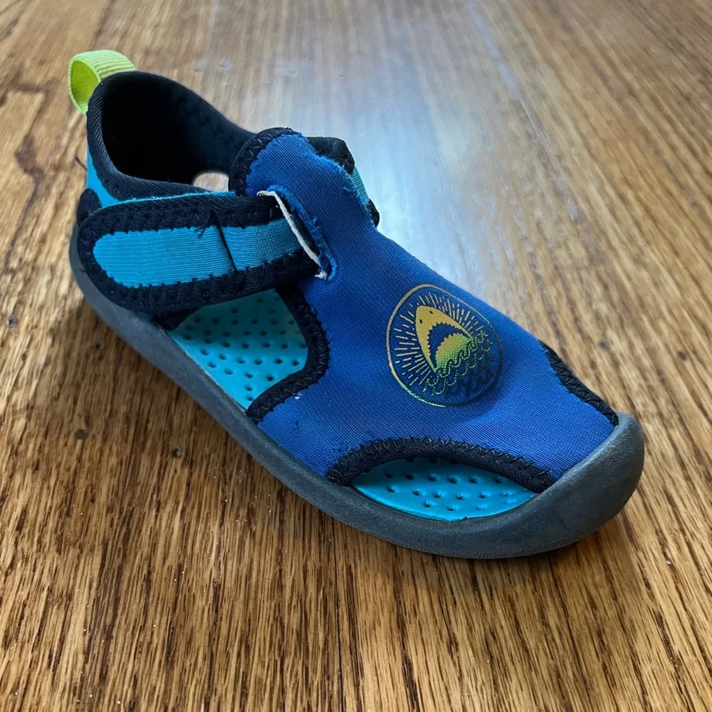 OshKosh Toddler Boy Water Shoes, Size 9